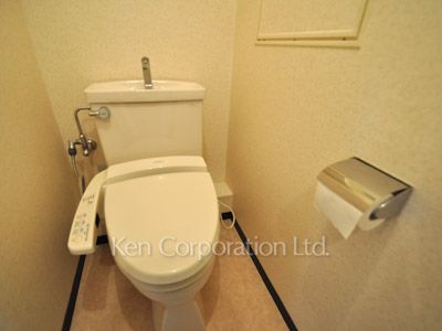 Lavatory ※Photo of the same layout on 16 floor. Decoration and fixture may differ.