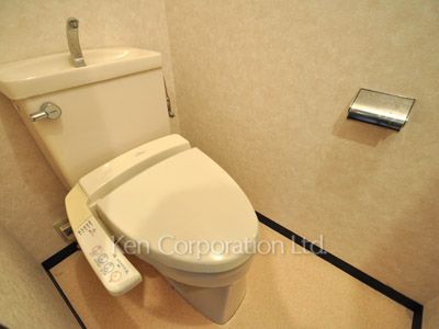 Lavatory ※Photo of the same layout on 15 floor. Decoration and fixture may differ.