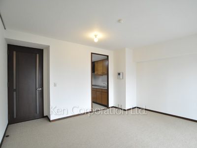 Living-Dining ※Photo of the same layout on 8 floor. Decoration and fixture may differ.