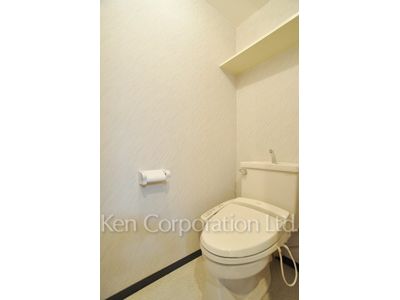 Lavatory ※Photo of the same layout on 8 floor. Decoration and fixture may differ.
