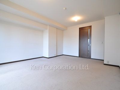 Living-Dining ※Photo of the same layout on 14 floor. Decoration and fixture may differ.