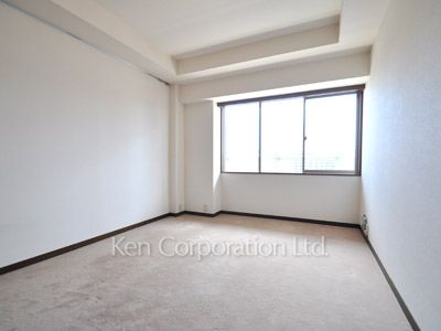 Bedroom ※Photo of the same layout on 14 floor. Decoration and fixture may differ.