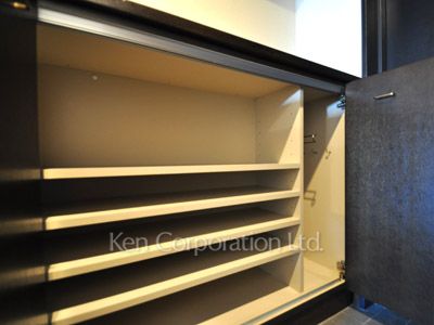 Closet ※Photo of the same layout on 14 floor. Decoration and fixture may differ.