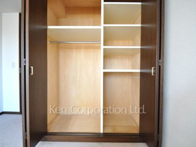 Closet ※Photo of the same layout on 14 floor. Decoration and fixture may differ.