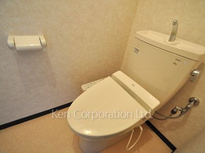 Lavatory ※Photo of the same layout on 17 floor. Decoration and fixture may differ.