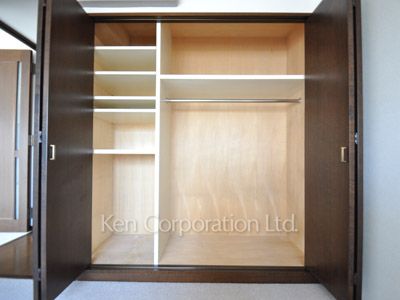 Closet ※Photo of the same layout on 17 floor. Decoration and fixture may differ.