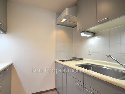 Kitchen ※Photo of the same layout on 3 floor. Decoration and fixture may differ.