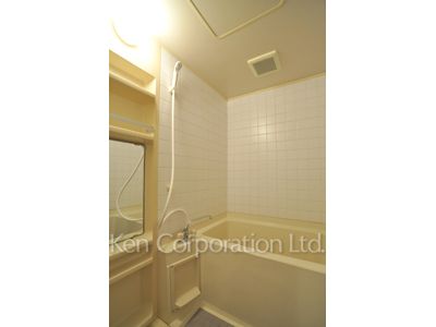 Bath ※Photo of the same layout on 3 floor. Decoration and fixture may differ.