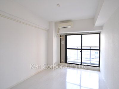 Bedroom ※Photo of the same layout on 9 floor. Decoration and fixture may differ.