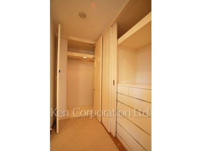 Closet ※Photo of the same layout on 4 floor. Decoration and fixture may differ.