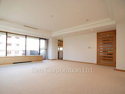 Living-Dining ※Photo of the same layout on 4 floor. Decoration and fixture may differ.