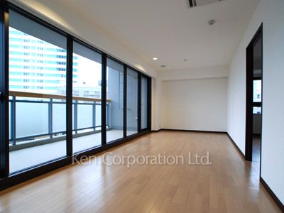 Living-Dining ※Photo of the same layout on 5 floor. Decoration and fixture may differ.