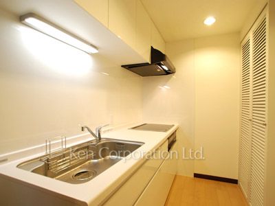 Kitchen ※Photo of the same layout on 5 floor. Decoration and fixture may differ.