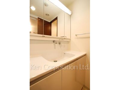 Powder Room ※Photo of the same layout on 5 floor. Decoration and fixture may differ.