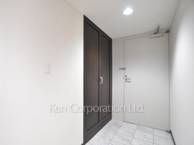 Entrance ※Photo of the same layout on 4 floor. Decoration and fixture may differ.