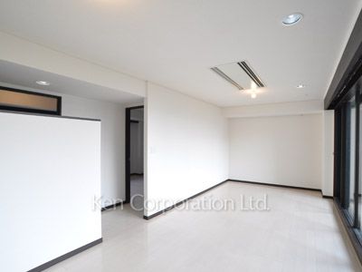Living-Dining ※Photo of the same layout on 4 floor. Decoration and fixture may differ.