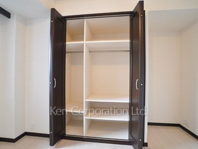 Closet ※Photo of the same layout on 4 floor. Decoration and fixture may differ.