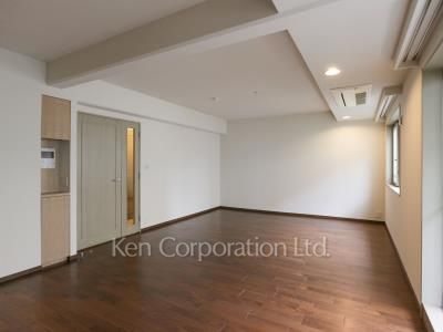 Living-Dining ※Photo of the same layout on 3 floor. Decoration and fixture may differ.
