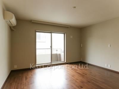 Bedroom ※Photo of the same layout on 3 floor. Decoration and fixture may differ.