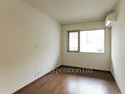 Bedroom ※Photo of the same layout on 3 floor. Decoration and fixture may differ.