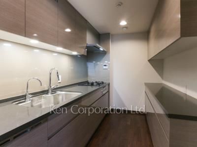 Kitchen ※Photo of the same layout on 3 floor. Decoration and fixture may differ.