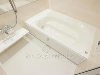 Bath ※Photo of the same layout on 3 floor. Decoration and fixture may differ.