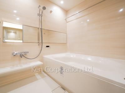Bath ※Photo of the same layout on 3 floor. Decoration and fixture may differ.
