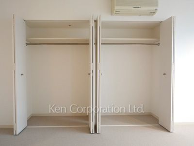 Closet ※Photo of the same layout on 14 floor. Decoration and fixture may differ.