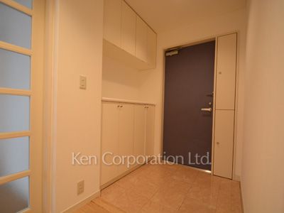 Entrance ※Photo of the same layout on 14 floor. Decoration and fixture may differ.