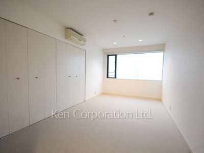Bedroom ※Photo of the same layout on 14 floor. Decoration and fixture may differ.