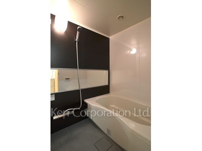Bath ※Photo of the same layout on 14 floor. Decoration and fixture may differ.