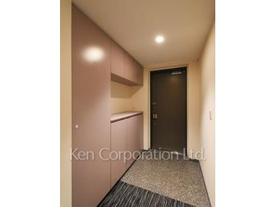Entrance ※Photo of the same layout on 22 floor. Decoration and fixture may differ.