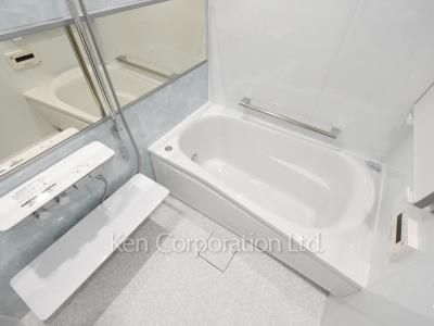 Bath ※Photo of the same layout on 22 floor. Decoration and fixture may differ.