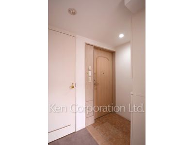 Entrance ※Photo of the same layout on 3 floor. Decoration and fixture may differ.