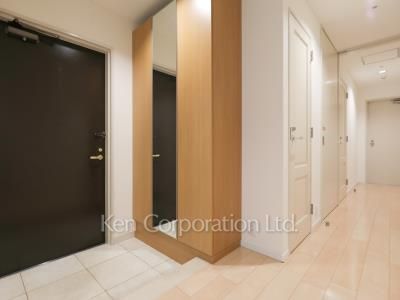 Entrance ※Photo of the same layout on 22 floor. Decoration and fixture may differ.