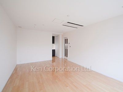 Living-Dining ※Photo of the same layout on 21 floor. Decoration and fixture may differ.
