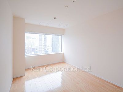 Master Bedroom ※Photo of the same layout on 21 floor. Decoration and fixture may differ.
