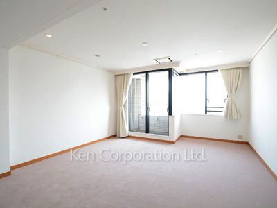 Bedroom ※Photo of the same layout on 11 floor. Decoration and fixture may differ.