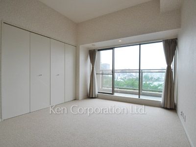 Bedroom ※Photo of the same layout on 4 floor. Decoration and fixture may differ.