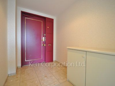 Entrance ※Photo of the same layout on 4 floor. Decoration and fixture may differ.