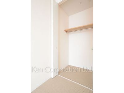 Closet ※Photo of the same layout on 20 floor. Decoration and fixture may differ.