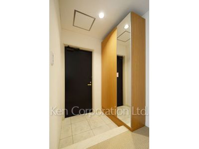 Entrance ※Photo of the same layout on 20 floor. Decoration and fixture may differ.