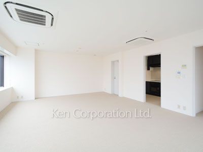 Living-Dining ※Photo of the same layout on 20 floor. Decoration and fixture may differ.