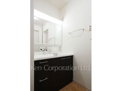 Powder Room ※Photo of the same layout on 20 floor. Decoration and fixture may differ.