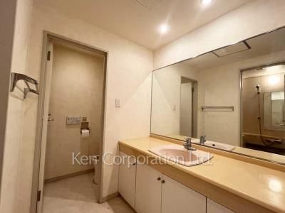 Powder Room