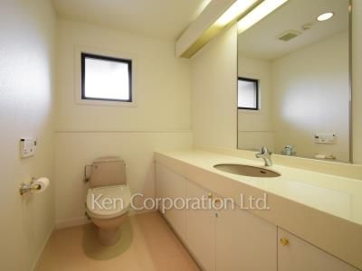 Lavatory