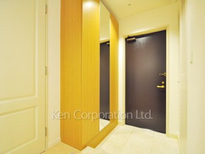 Entrance ※Photo of the same layout on 21 floor. Decoration and fixture may differ.