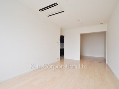Living-Dining ※Photo of the same layout on 21 floor. Decoration and fixture may differ.