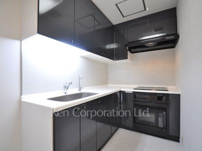 Kitchen ※Photo of the same layout on 21 floor. Decoration and fixture may differ.