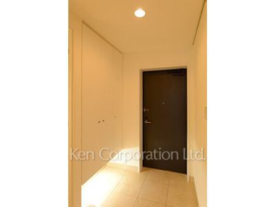 Entrance ※Photo of the same layout on 4 floor. Decoration and fixture may differ.